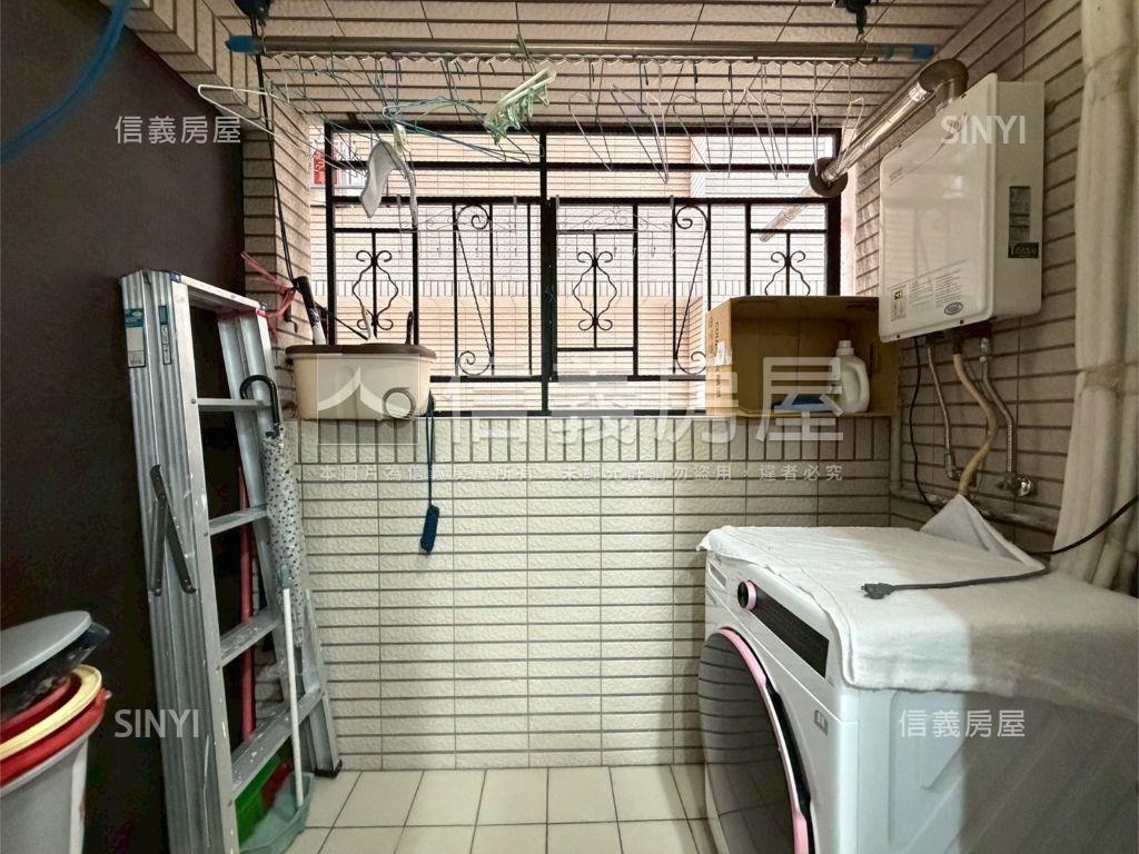 凡登精美四房車位房屋室內格局與周邊環境