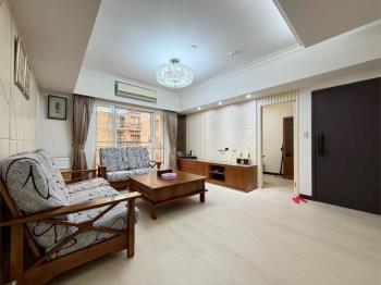 凡登精美四房車位