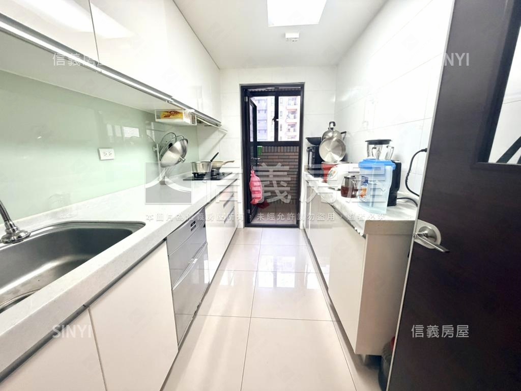 重劃區近公園美三房車位房屋室內格局與周邊環境