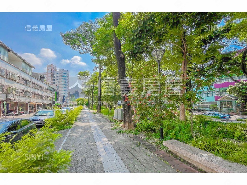 近賴厝熱鬧店面附平面車位房屋室內格局與周邊環境
