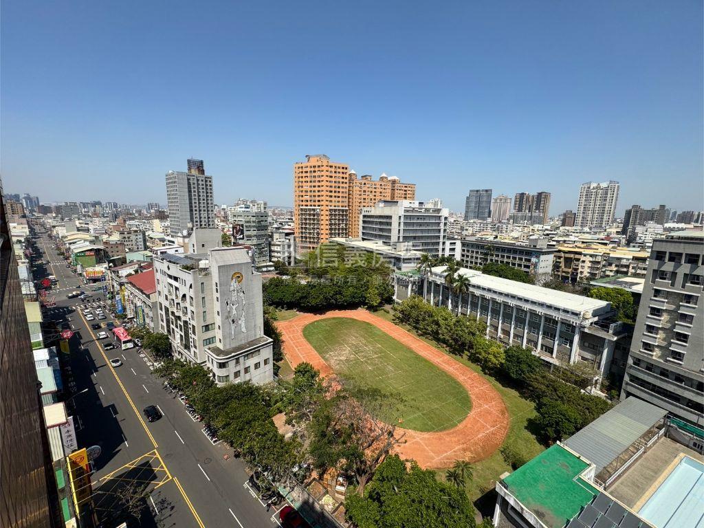 正山西路黃金店住附平車位房屋室內格局與周邊環境