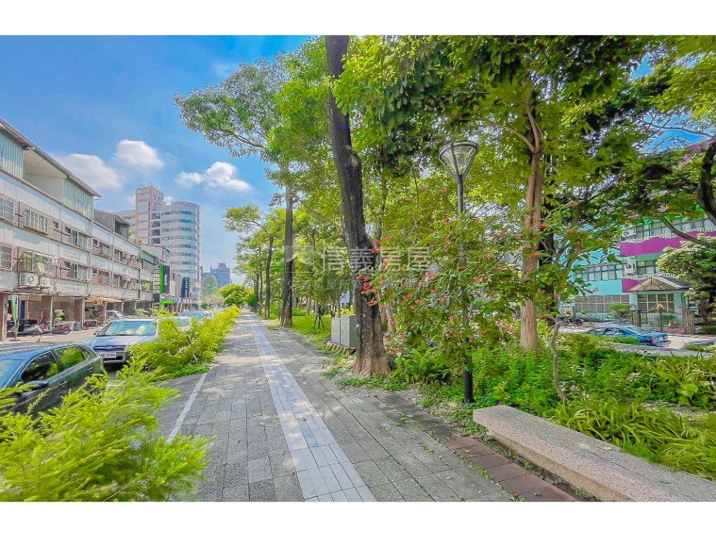 正山西路黃金店住附平車位房屋室內格局與周邊環境