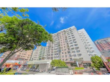 近賴厝熱鬧店住附平面車位