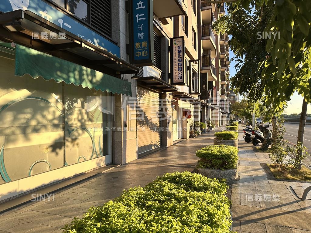 知名甜點店旁樓店房屋室內格局與周邊環境