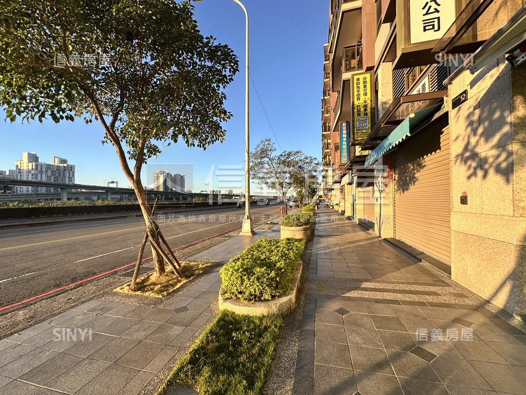 知名甜點店旁樓店房屋室內格局與周邊環境