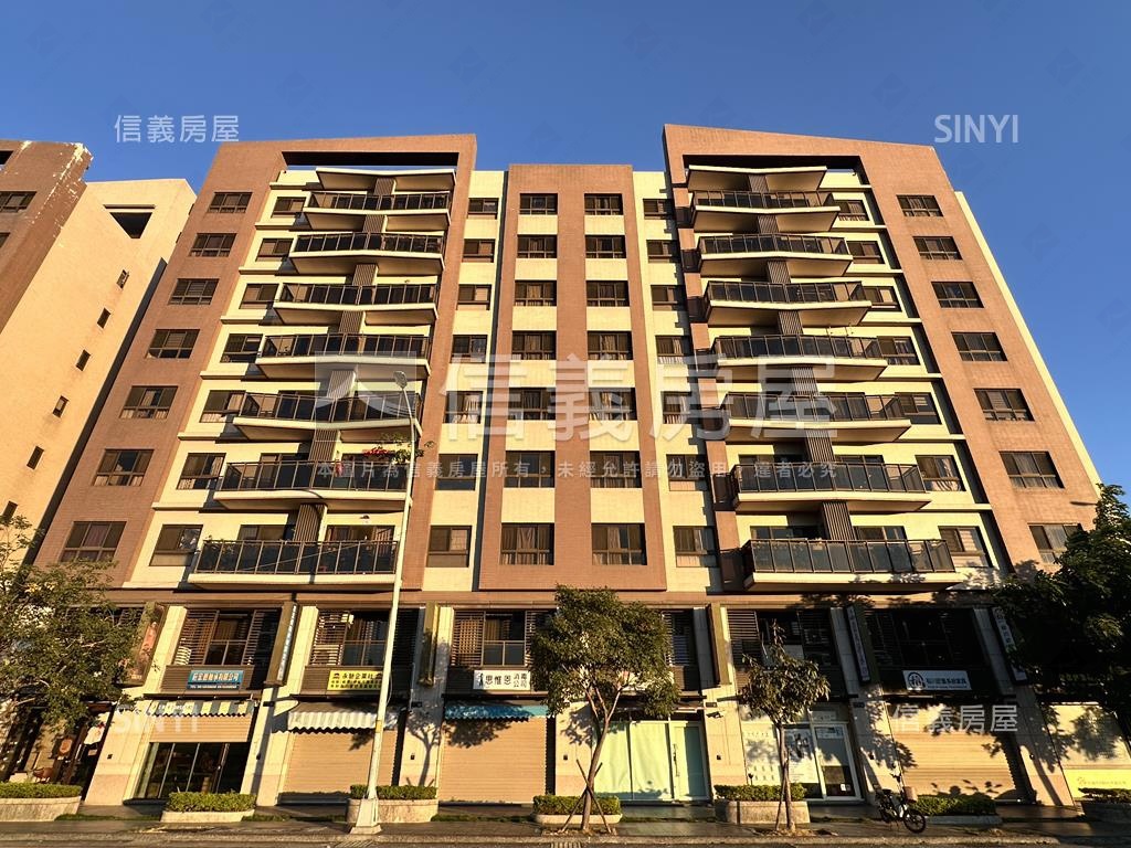 知名甜點店旁樓店房屋室內格局與周邊環境