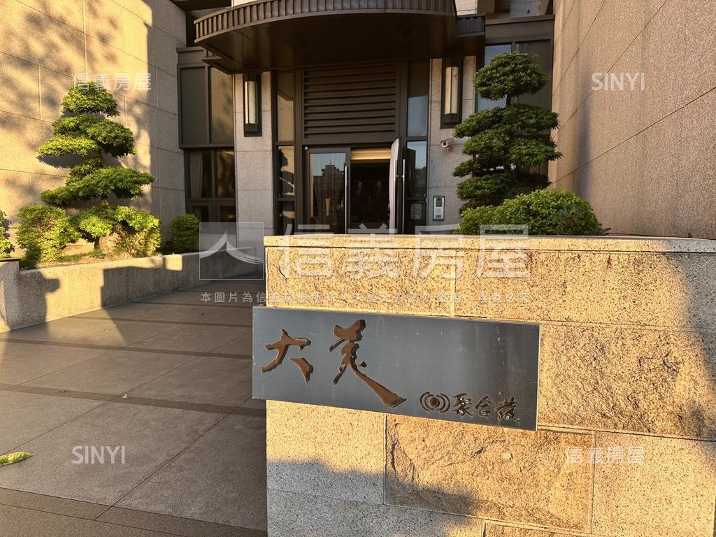 知名甜點店旁樓店房屋室內格局與周邊環境