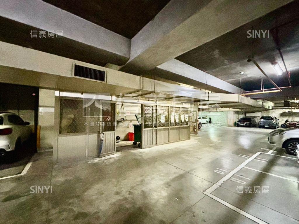 中正寧波坡道平面車位房屋室內格局與周邊環境
