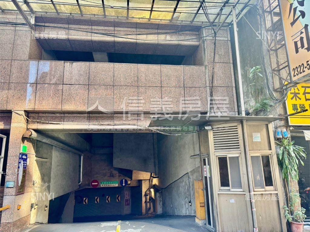 中正寧波坡道平面車位房屋室內格局與周邊環境