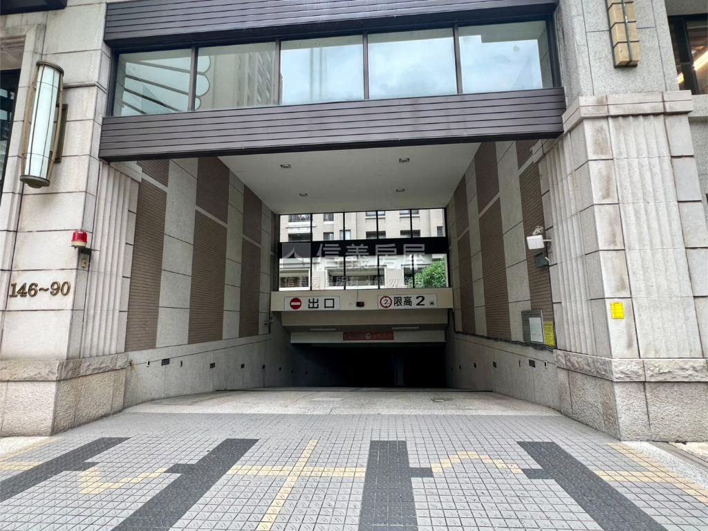 高鐵氣派穩定水琉璃店面房屋室內格局與周邊環境