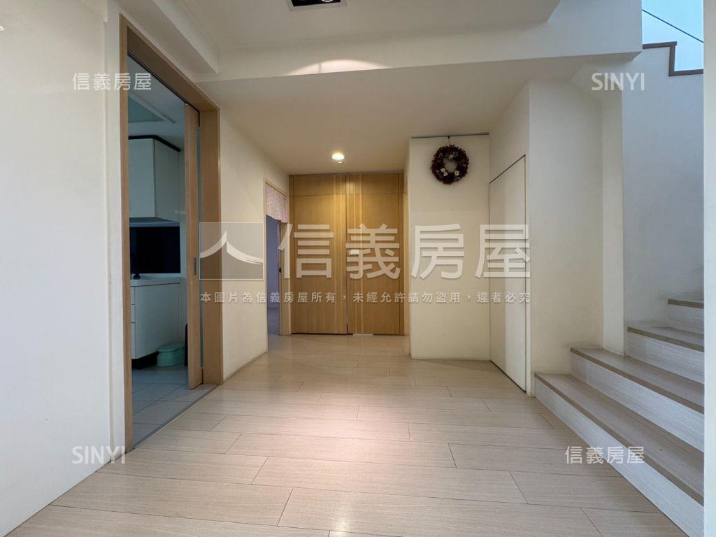 市區五房樓中樓子母車位房屋室內格局與周邊環境