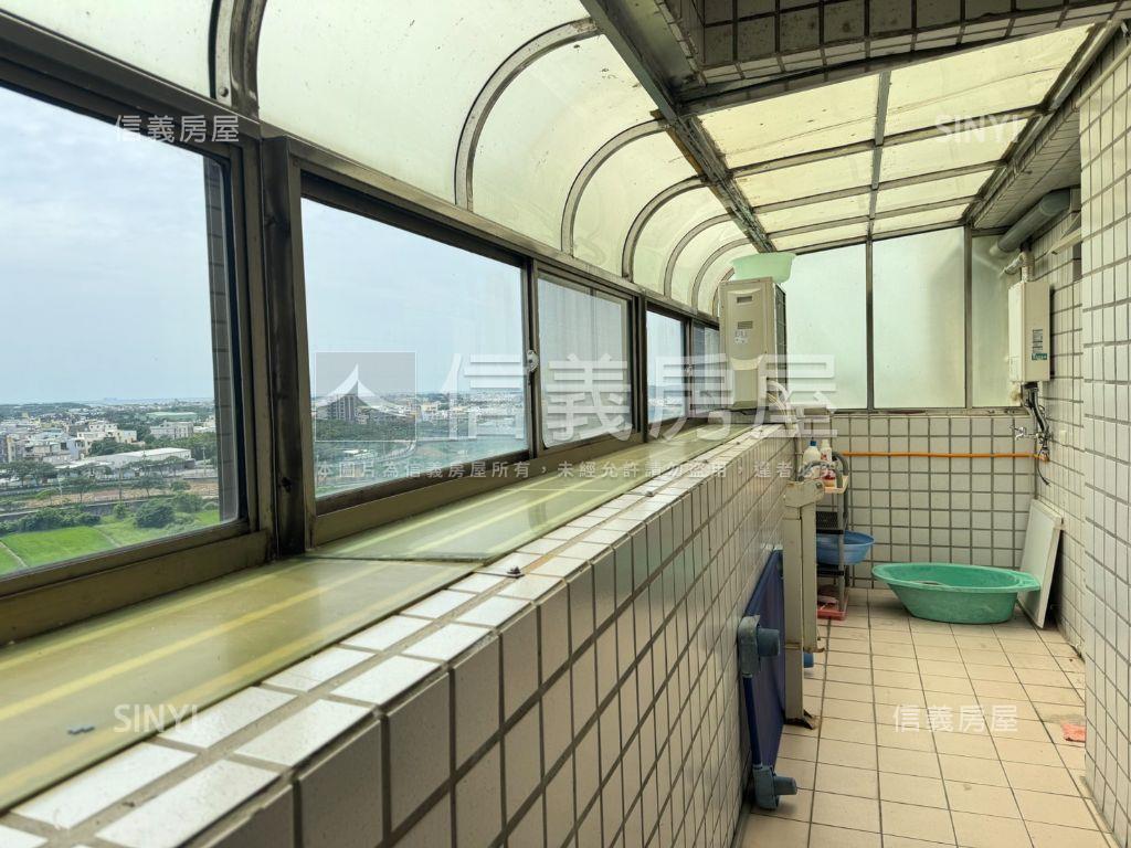 市區五房樓中樓子母車位房屋室內格局與周邊環境