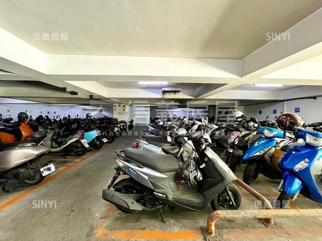 楠梓世運機能明亮三房平車房屋室內格局與周邊環境