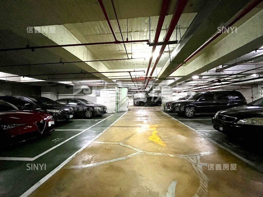 楠梓世運明亮三房平車房屋室內格局與周邊環境