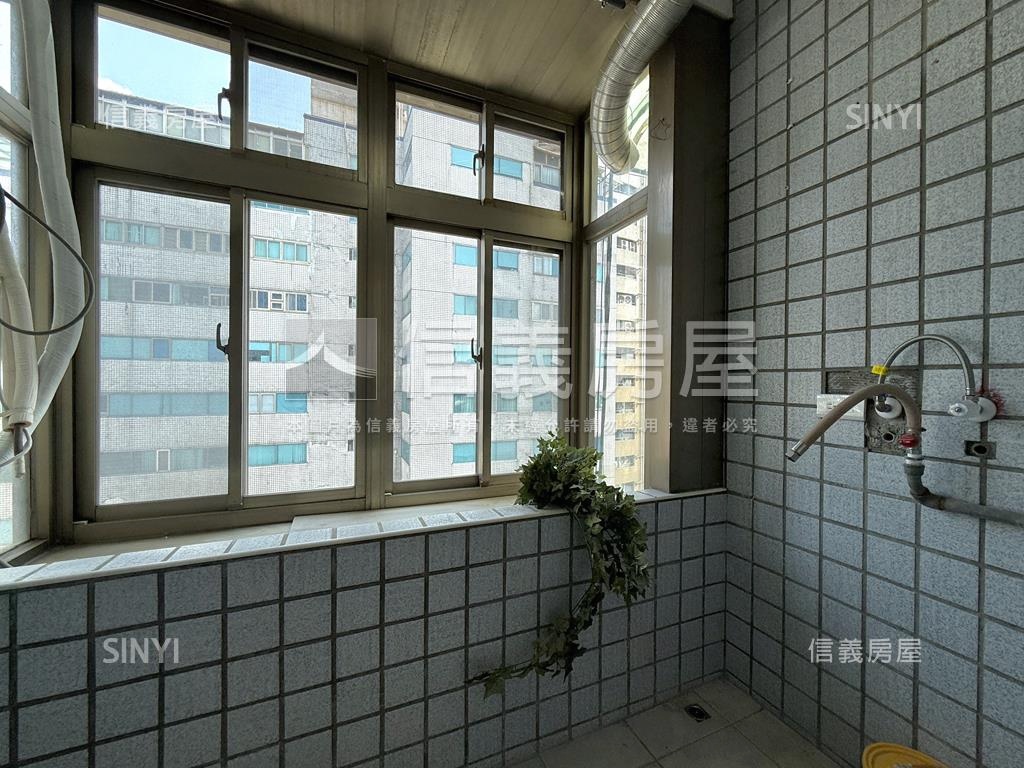 明華南京高樓亮麗三房房屋室內格局與周邊環境