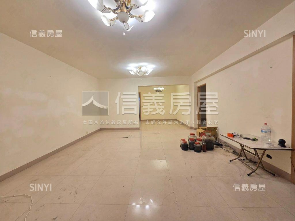 楊桃樹旁庭院公寓一樓房屋室內格局與周邊環境