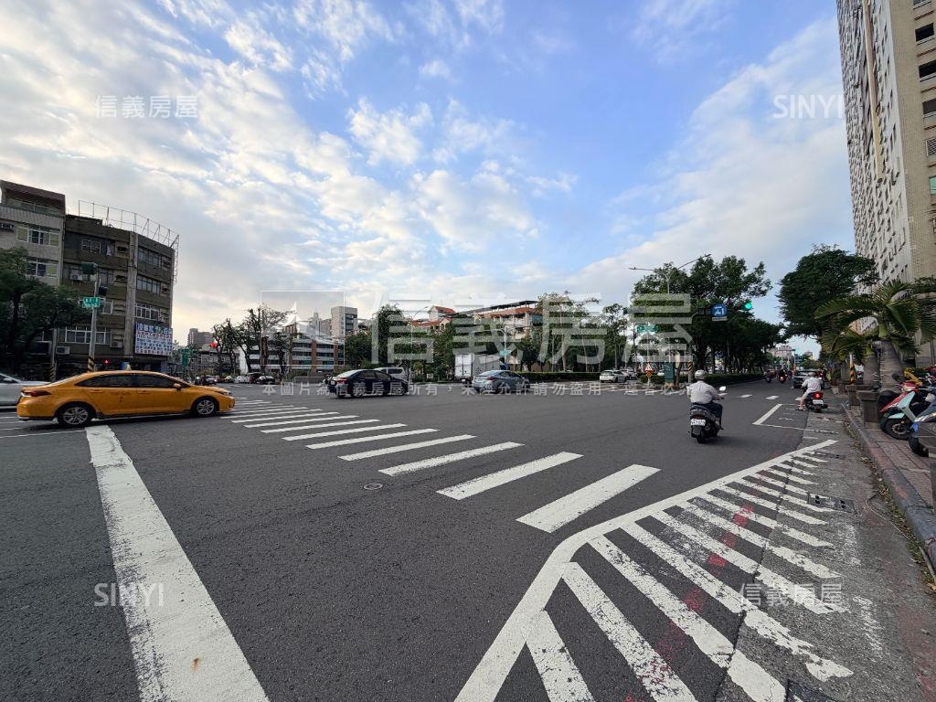 世貿高樓層景觀商業辦公室房屋室內格局與周邊環境