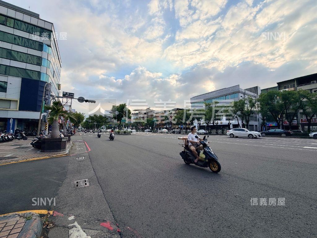 世貿高樓層景觀商業辦公室房屋室內格局與周邊環境