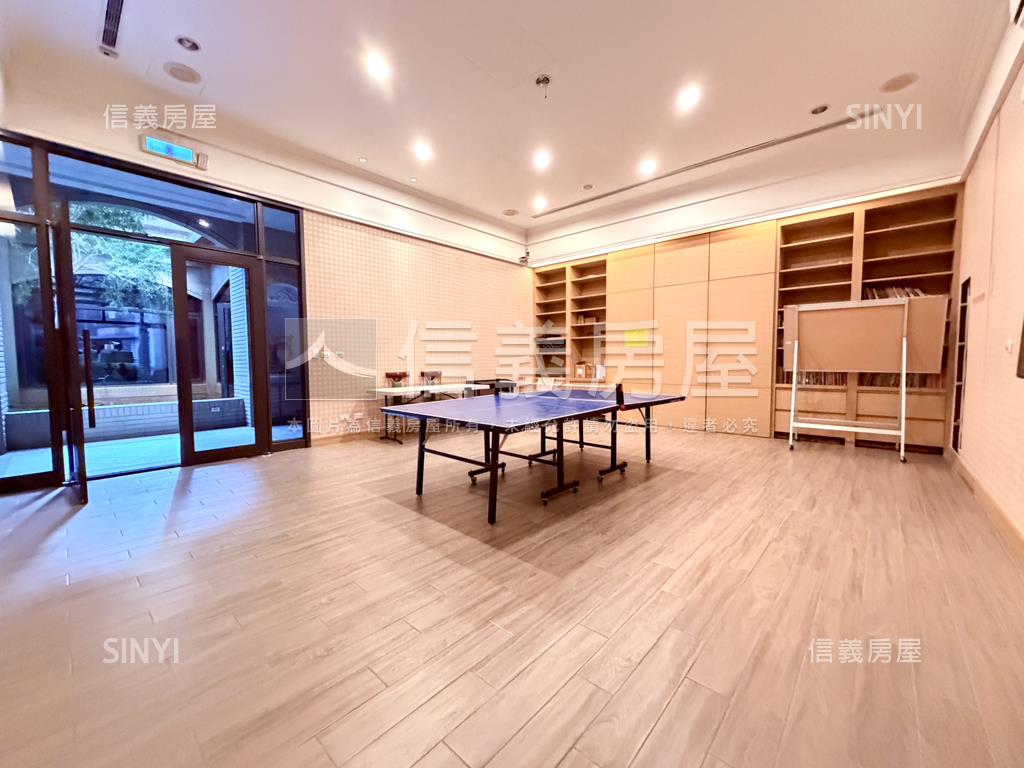 國美★學區★好房型雙車位房屋室內格局與周邊環境