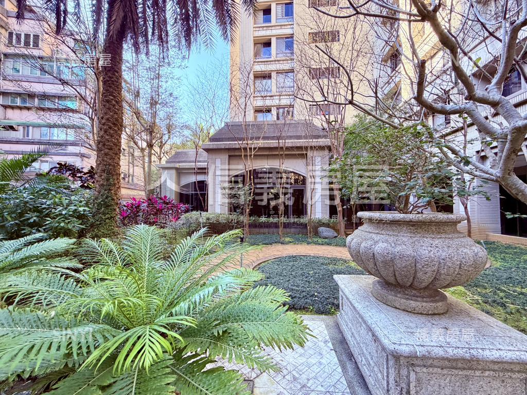 國美★學區★好房型雙車位房屋室內格局與周邊環境