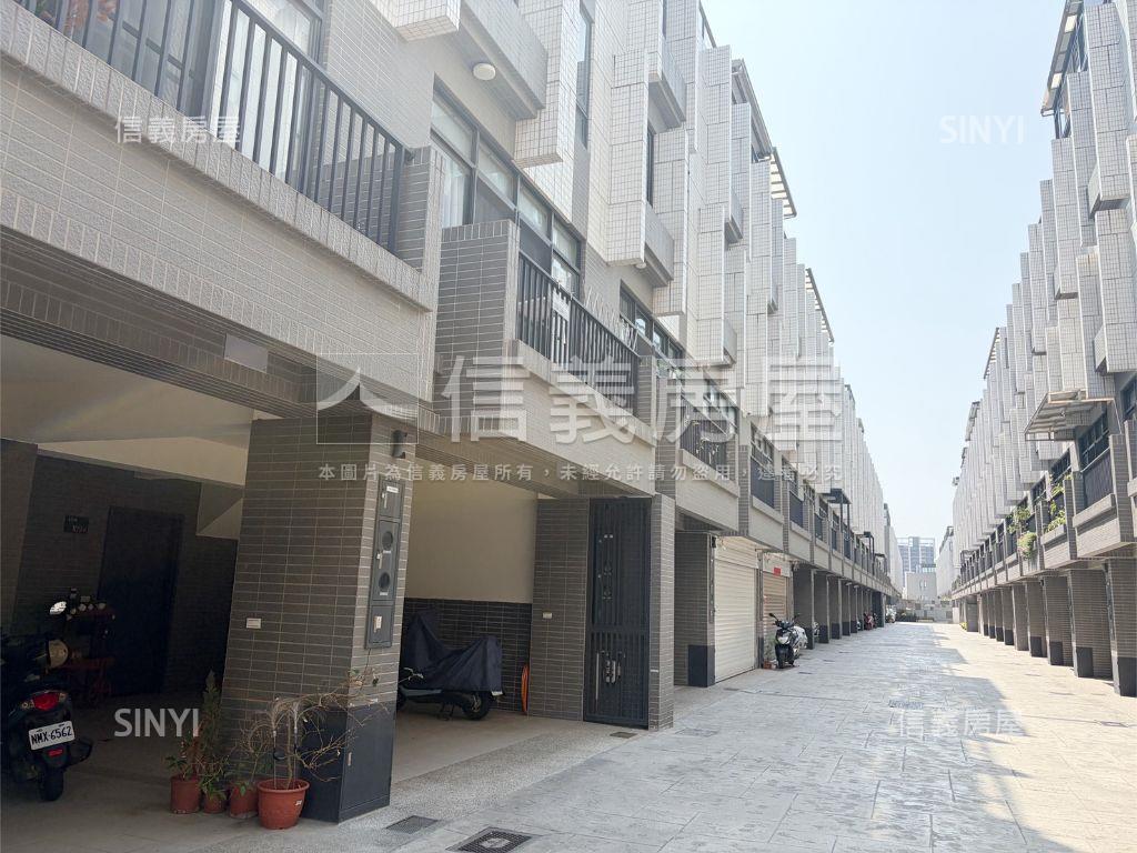 皇家左岸大面寬雙車別墅房屋室內格局與周邊環境