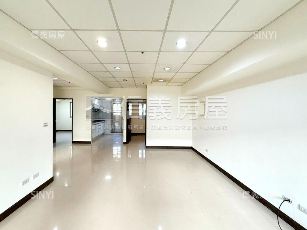 歡天喜地亮晶晶大三房車位房屋室內格局與周邊環境