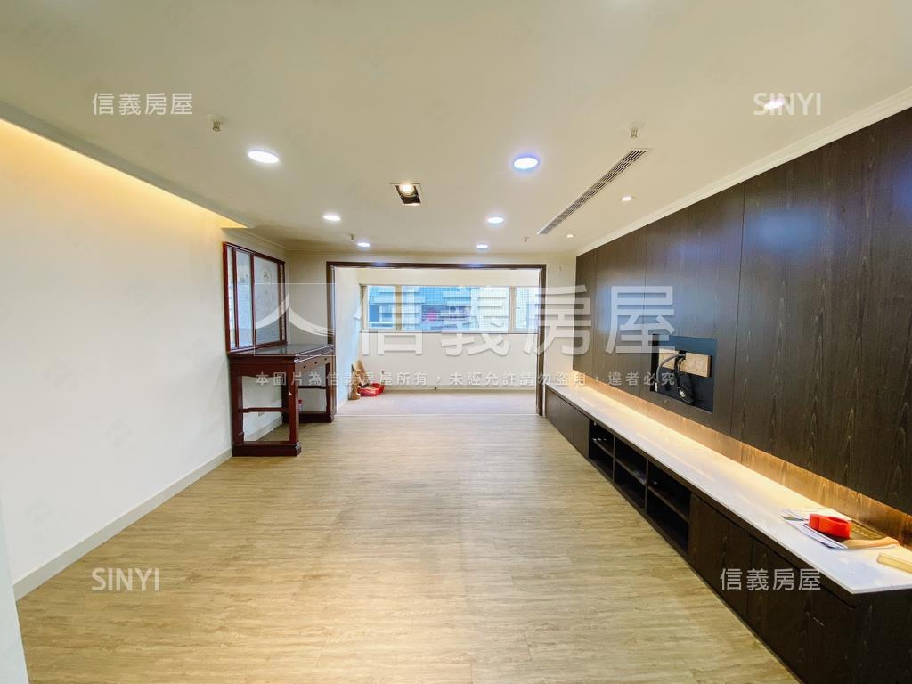 正隆廣場美妝四房車位房屋室內格局與周邊環境