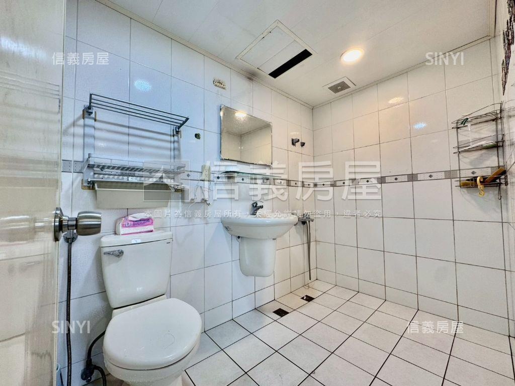 南區寶璽次頂樓四房大平車房屋室內格局與周邊環境