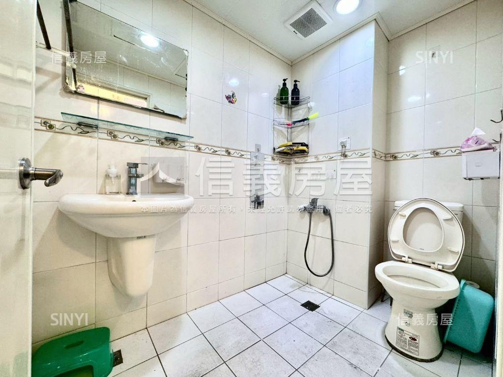 南區寶璽次頂樓四房大平車房屋室內格局與周邊環境