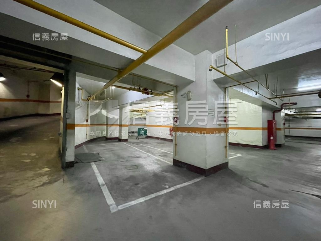 台南中山路百坪商辦房屋室內格局與周邊環境