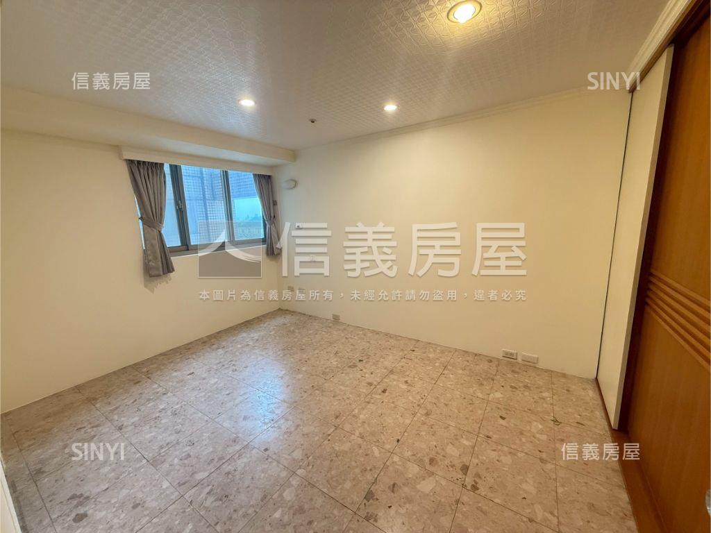 力霸山河景觀３房房屋室內格局與周邊環境