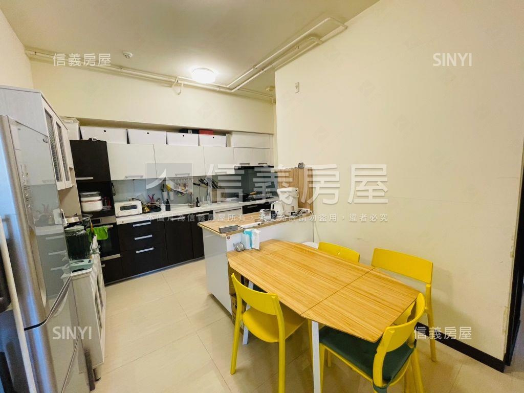 稀有遠見富麗邊間三房平車房屋室內格局與周邊環境