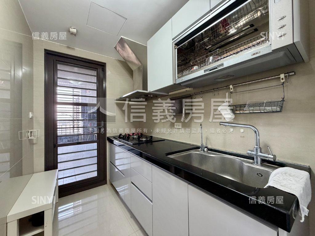 新月灣２＋１房視野雙車位房屋室內格局與周邊環境