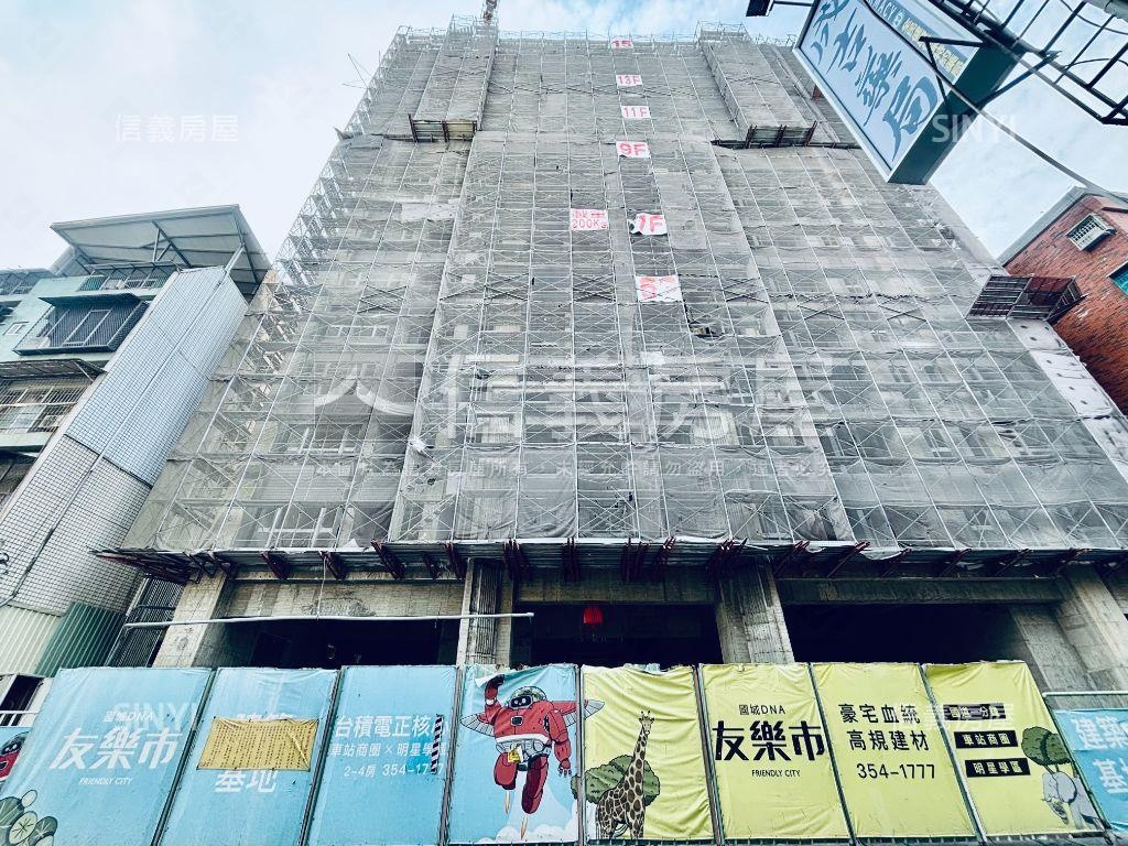 楠梓友樂市邊間三房平車房屋室內格局與周邊環境