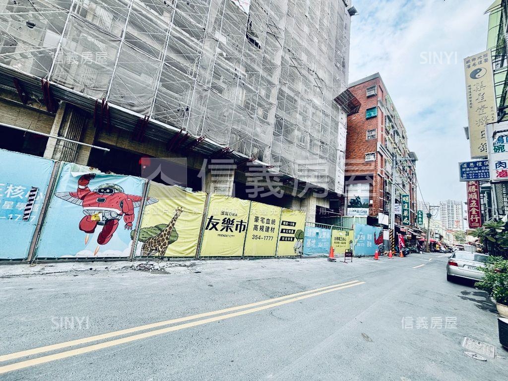 楠梓友樂市邊間三房平車房屋室內格局與周邊環境