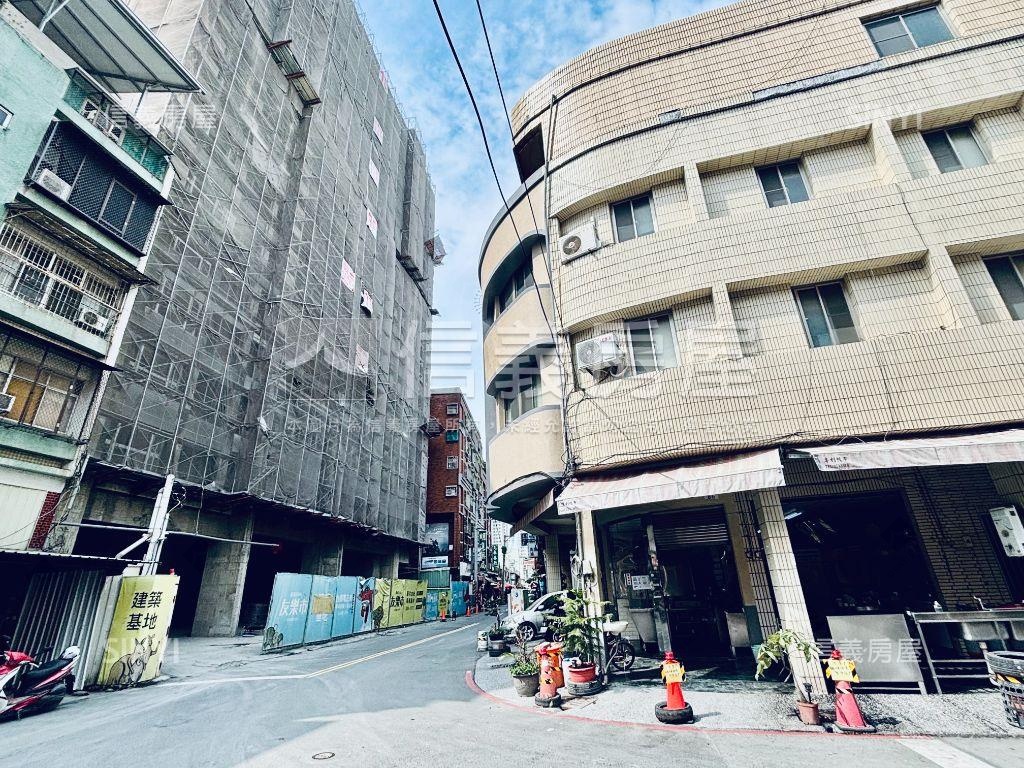 楠梓友樂市邊間三房平車房屋室內格局與周邊環境