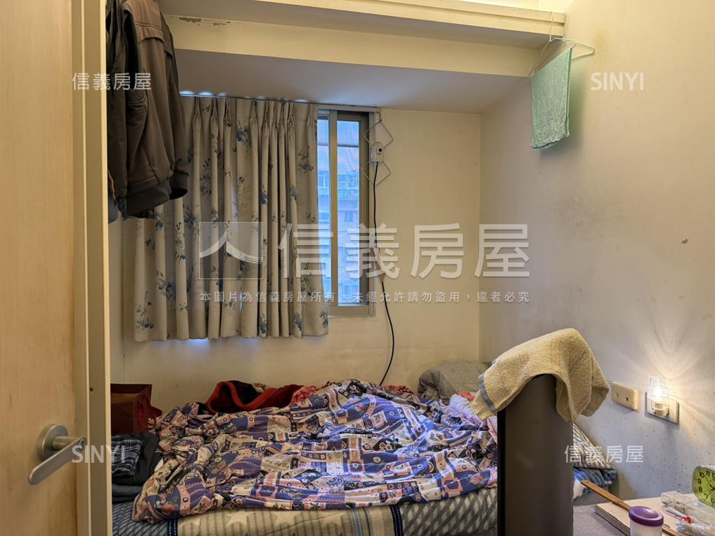 榮富首購美２房房屋室內格局與周邊環境