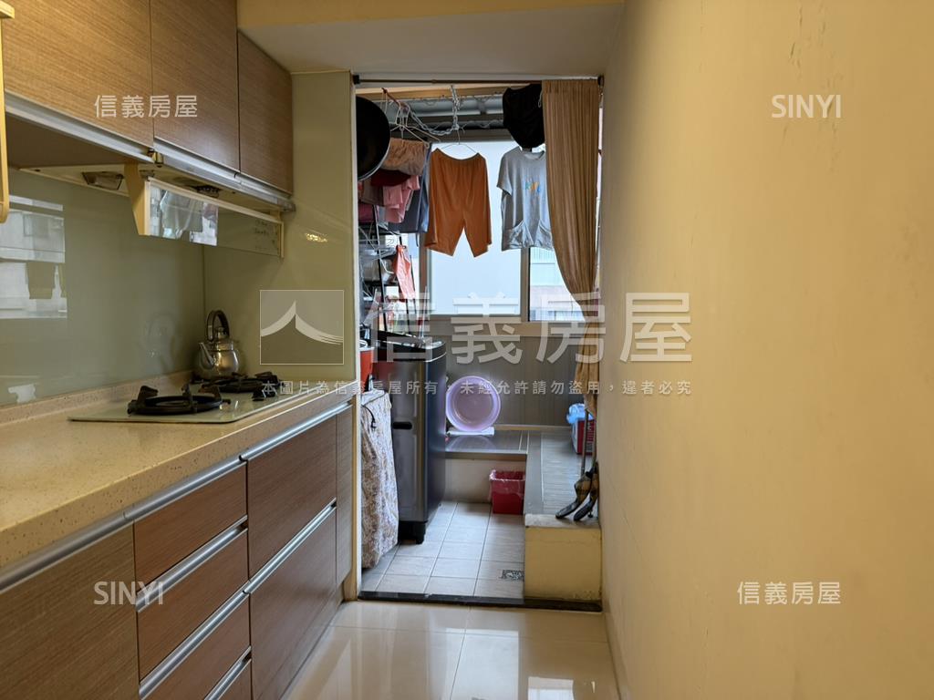 榮富首購美２房房屋室內格局與周邊環境