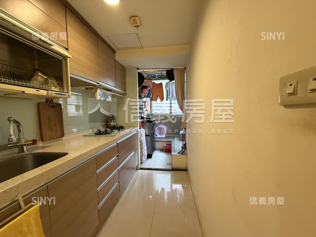 榮富首購美２房房屋室內格局與周邊環境