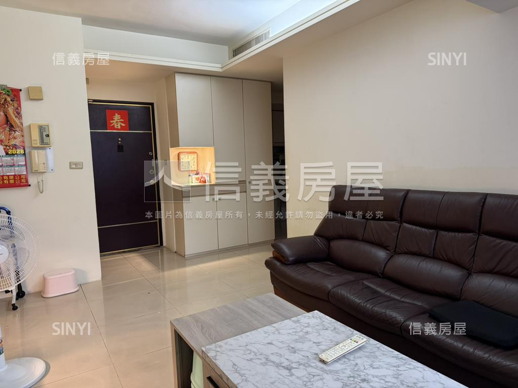 榮富首購美２房房屋室內格局與周邊環境
