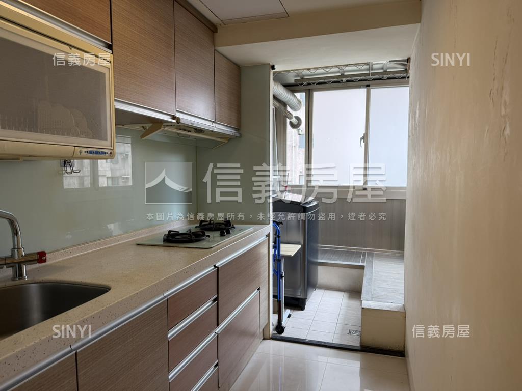童話邊間採光美２房房屋室內格局與周邊環境