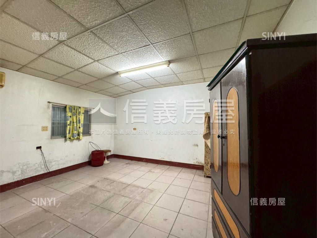 彰化中華正路大地坪店面房屋室內格局與周邊環境