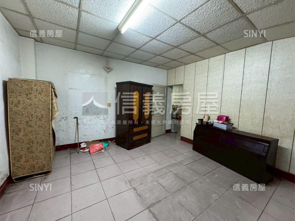 彰化中華正路大地坪店面房屋室內格局與周邊環境