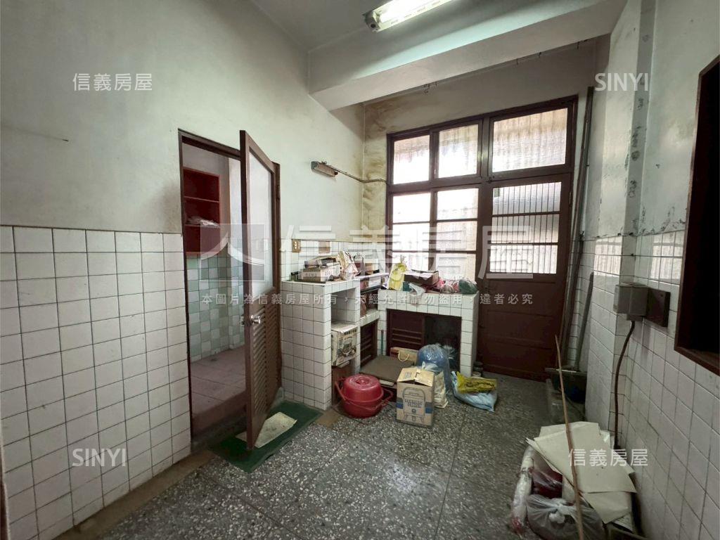 彰化中華正路大地坪店面房屋室內格局與周邊環境