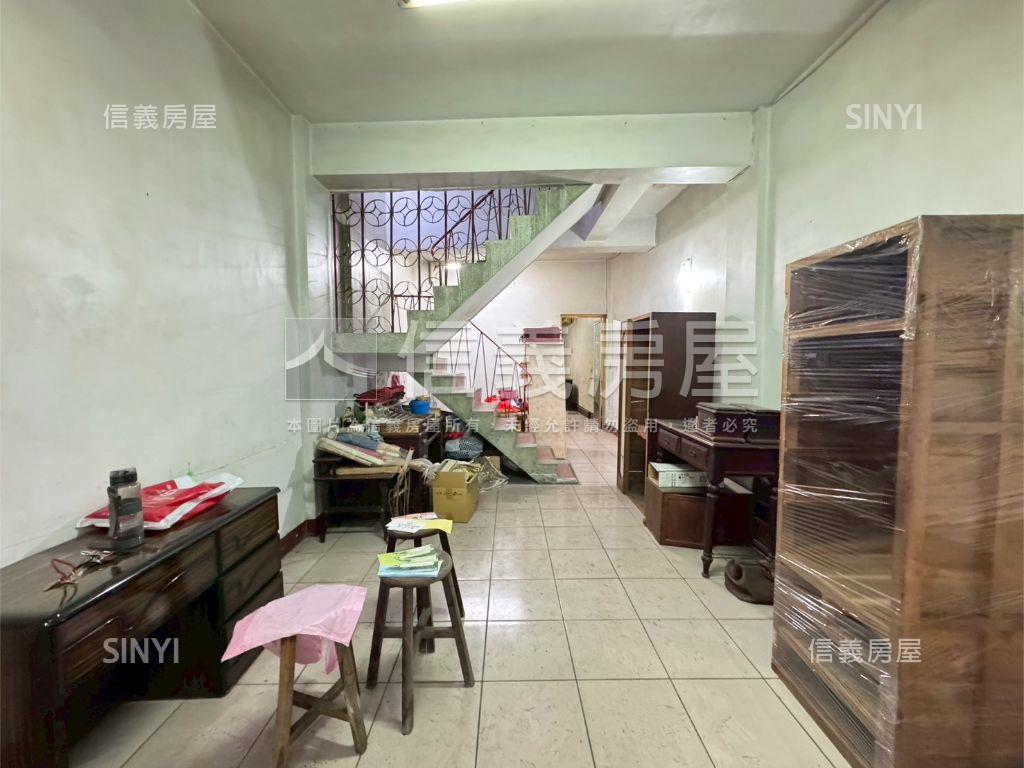 彰化中華正路大地坪店面房屋室內格局與周邊環境