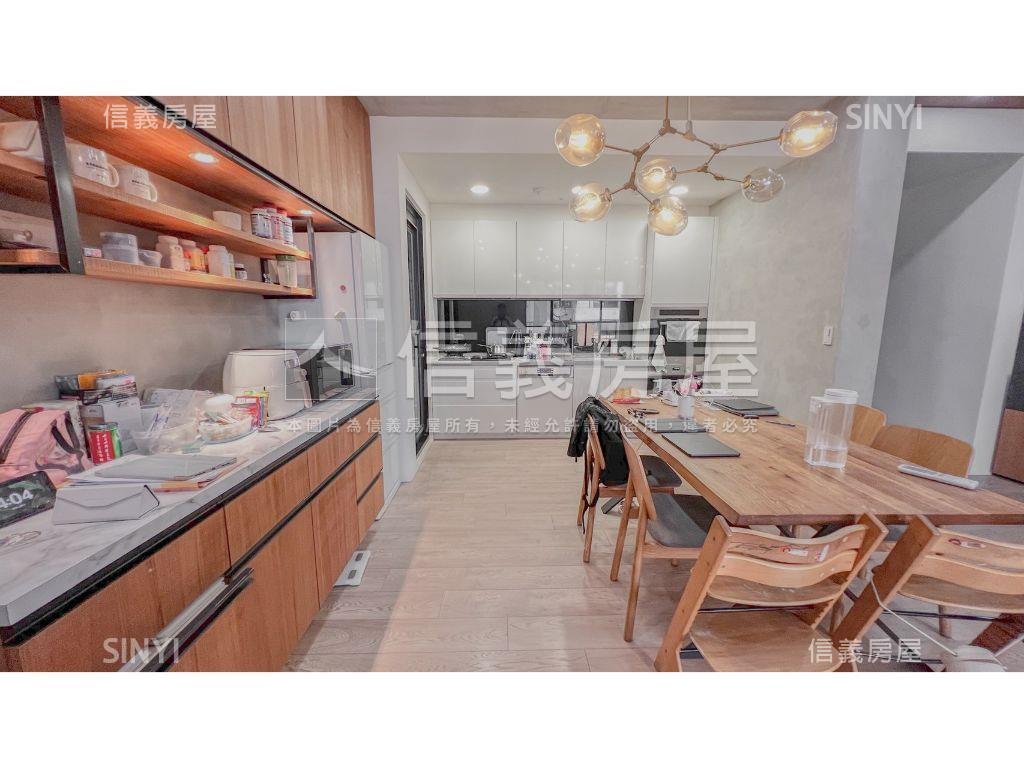 美術館裝潢美三房平移車位房屋室內格局與周邊環境