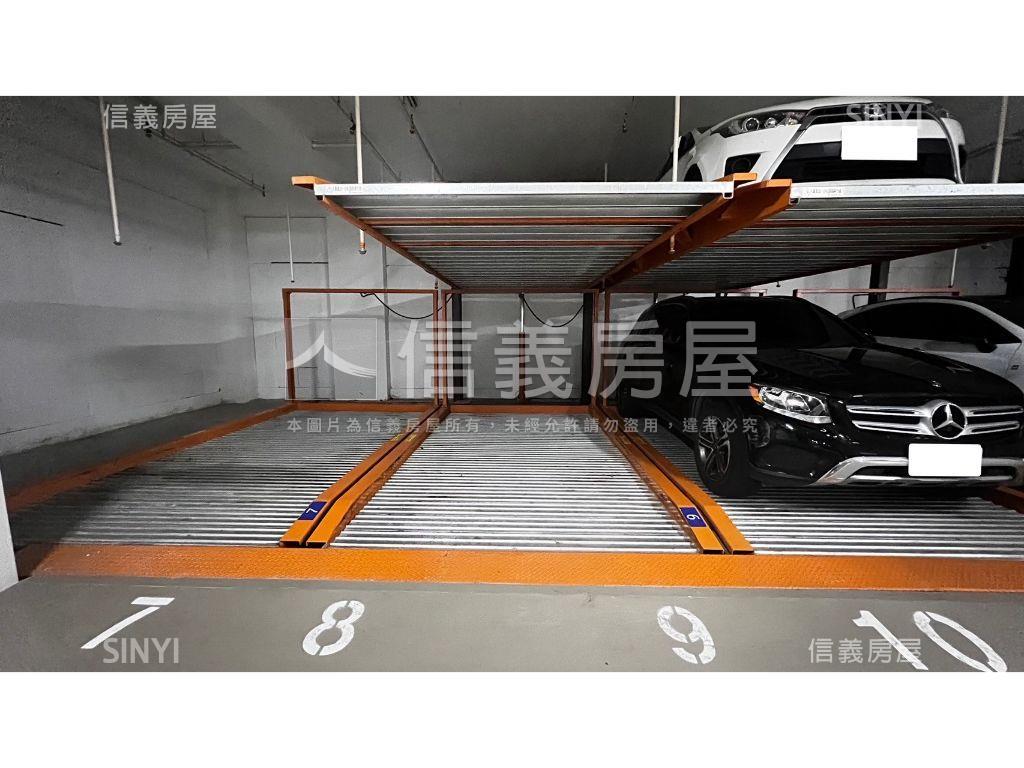 美術館裝潢美三房平移車位房屋室內格局與周邊環境