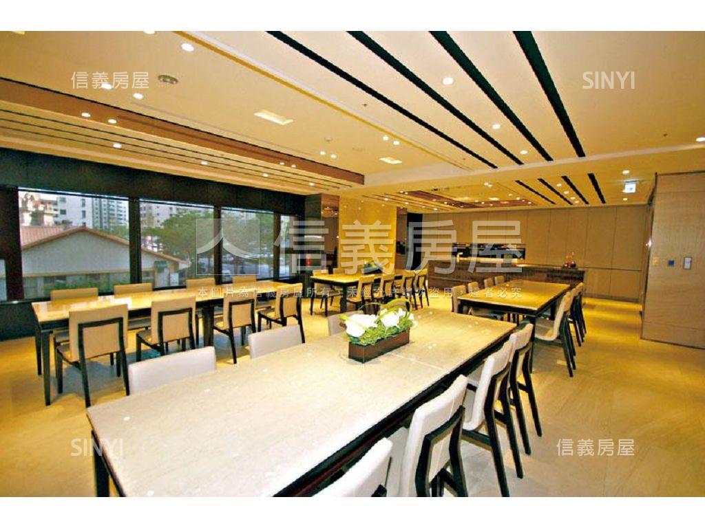 美術館裝潢美三房平移車位房屋室內格局與周邊環境