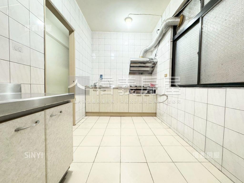 低總價明亮四房美寓房屋室內格局與周邊環境
