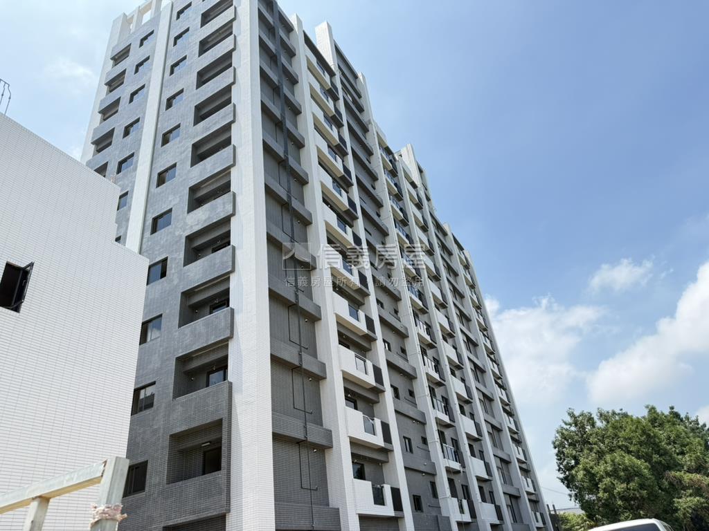 富桂首席二房車位房屋室內格局與周邊環境